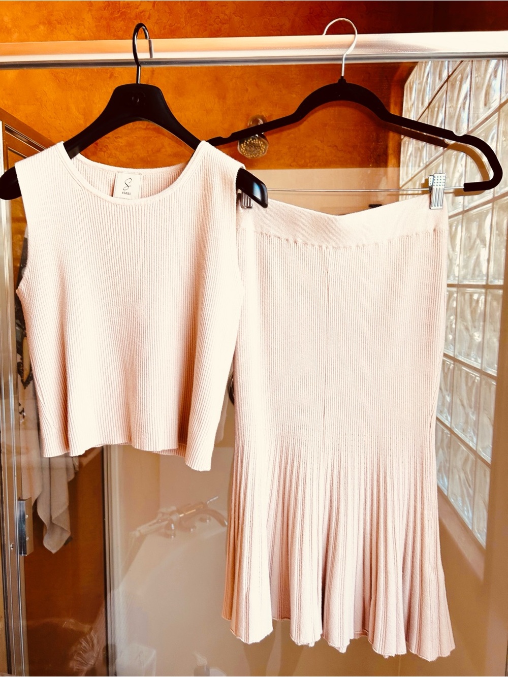 Sioni Soft Beige Knit Two-Piece Skirt Set